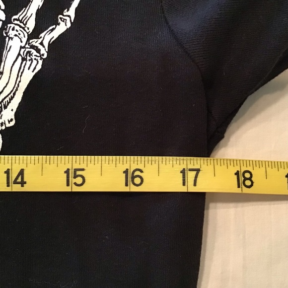 Halloween SKELETON Hands Women’s T-shirt size L - Picture 4 of 5